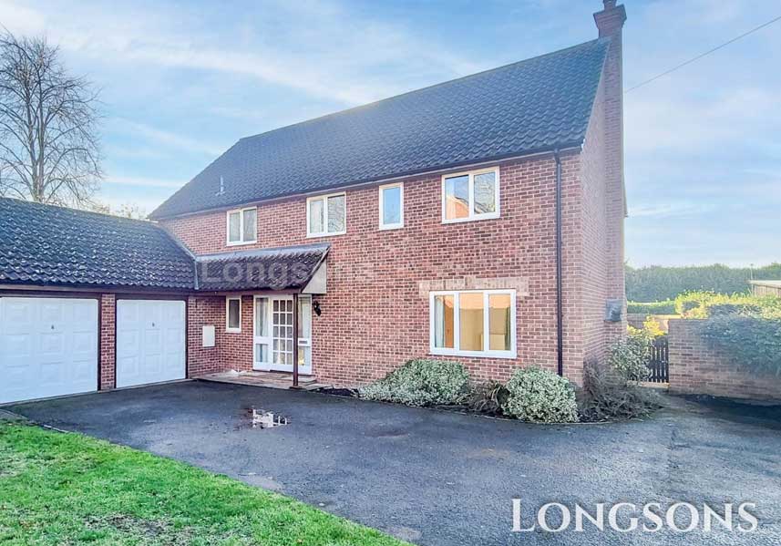 4 Bedrooms end-terrace house for rent in the Grove, Necton - Longsons 